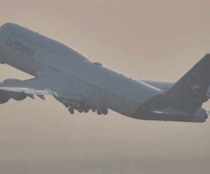 Boeing 747 von Lufthansa: Vertreibt sich die Zeit in Johannesburg mit Kerosin-Beschaffung.