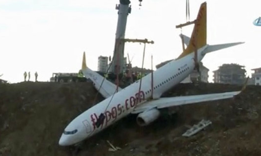 Verunfallte Boeing 737 von Pegasus geborgen