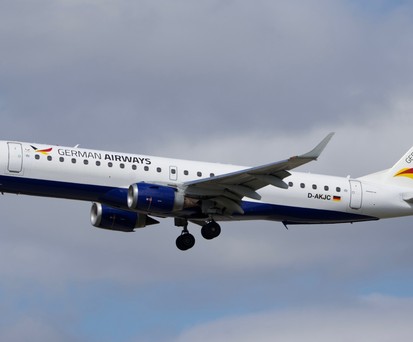 Embraer E190 von German Airways: Fliegt künftig für Condor Städtestrecken.