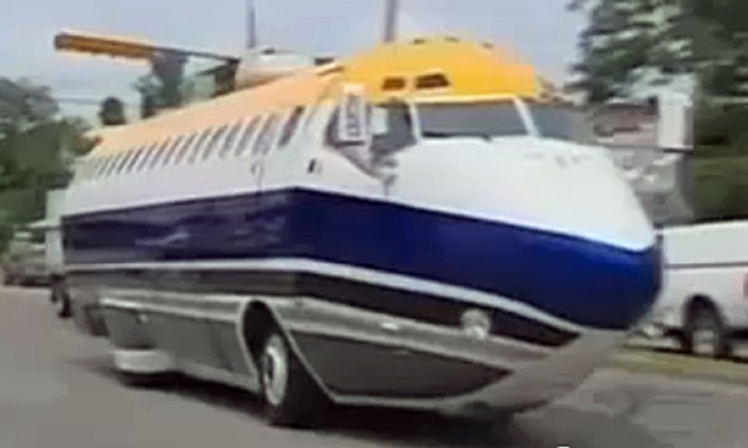 Die Flugousine: Offensichtlich straßentauglich.