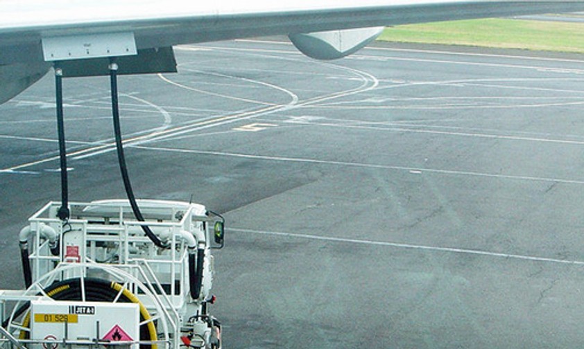 Betankung eines Fliegers: Die Airlines haben Angst, dass es in New York zu Knappheiten kommt.