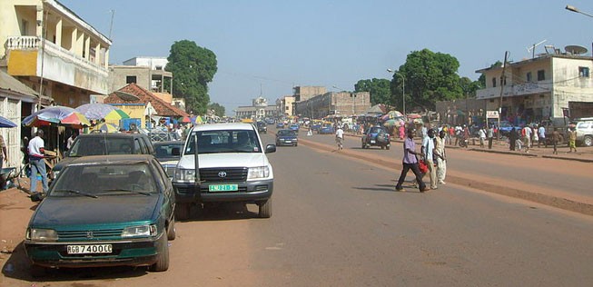 Straßenszene in Guniea-Bissau: Das westafrikanische Land plant Verbindungen in die Nachbarländer.