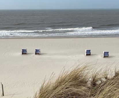 Strand auf Sylt: Zum Zeitpunkt des Erstflugs durften auf der Insel nur Gäste übernachten, die hier eine Zweitwohnung haben.