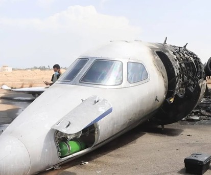 Die ausgebrannte Cessna Citation in Misrata: Betrunkene Piloten?