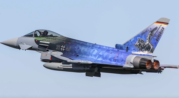 Eurofighter EF- 2000 mit der offiziellen Folierung zur Tranche 4 