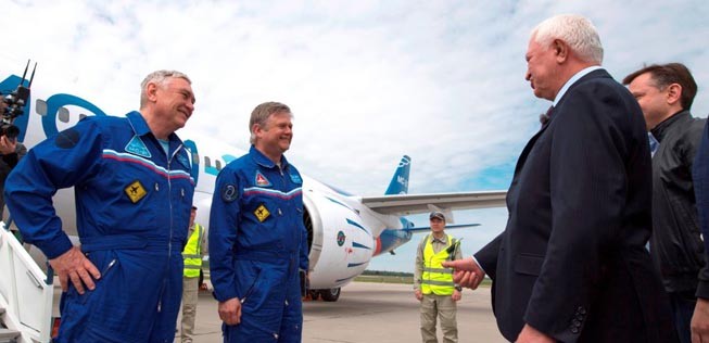 Stolze Piloten: Oleg Kononenko und Roman Taskayev.