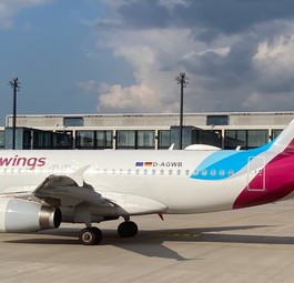 Eurowings-Flugzeug am Hauptstadtflughafen: Bald in Richtung Zürich und Wien unterwegs.