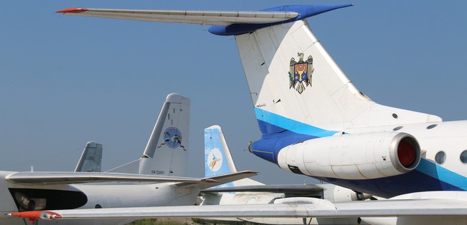 Am Flughafen von Chisinau hat sich eine riesige Menge an nicht mehr genutzten Sowjetflieger angesammelt.