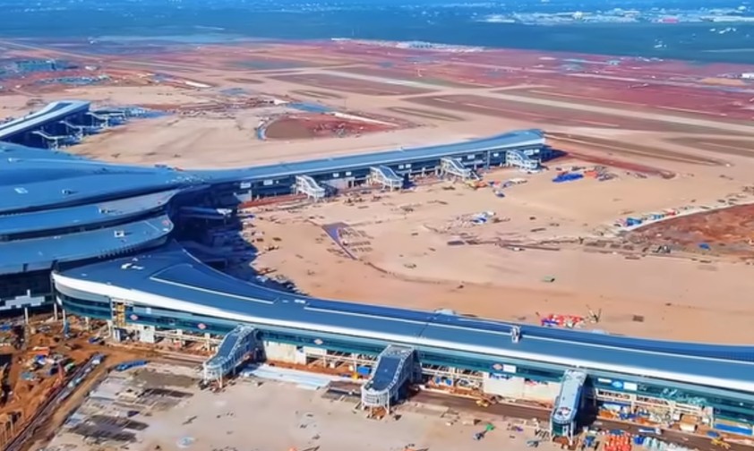 Luftaufnahme des neuen Flughafens von von Ho-Chi-Minh-City: Am 19.12. landen drei Flüge vietnamesischer Airlines. 