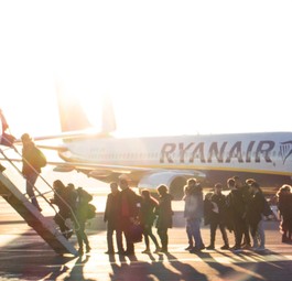 Flieger von Ryanair: Tochter Buzz soll Wizz Air angreifen.