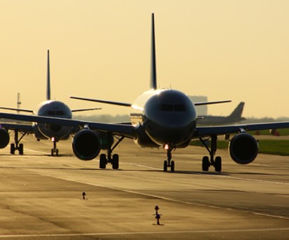 Flugzeuge beim Taxiing: Am Boden ist viel Konzentration gefragt.