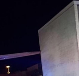 Mit der linken Flügelspitze kollidierte der Dreamliner mit dem Gebäude.