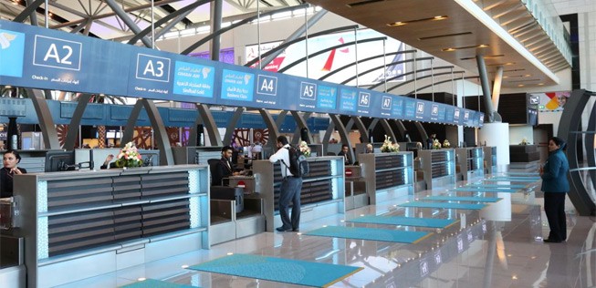 Die Schalter der nationalen Fluglinie Oman Air am Eröffnungstag.