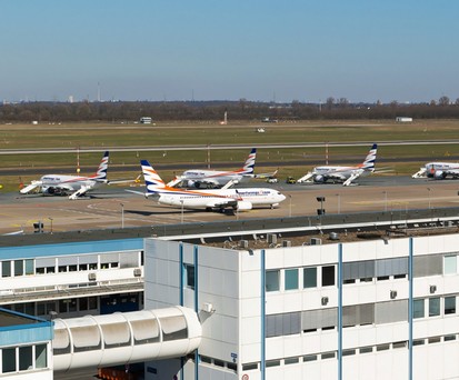 Sieben Smartwings-Flugzeuge am Flughafen Düsseldorf: Seltener Anblick.