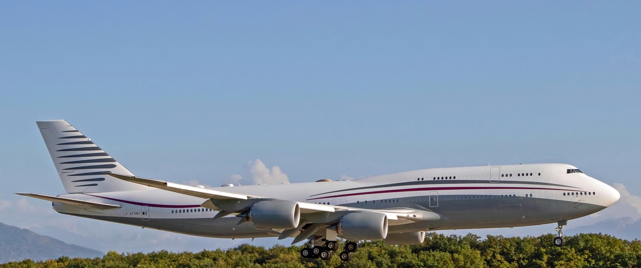 Boeing 747-8 mit dem Kennzeichen A7-HBJ (Archivbild): Muss für den Einsatz als Air Force One umgebaut werden.