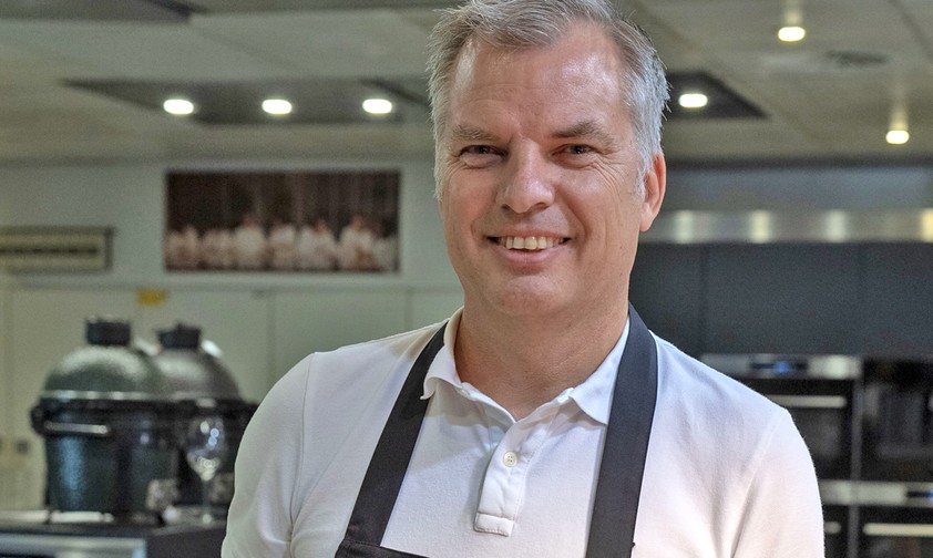 Kapitän Folkert Stikvoort: Siegte beim internen Kochwettbewerb von KLM ...