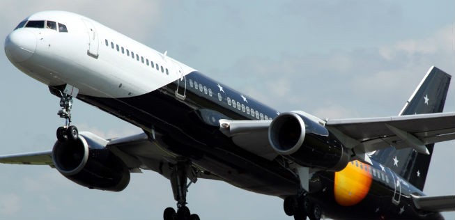 Boeing 757 von Titan Airways: Die britische Charterairline hätte nach St. Helena fliegen sollen.