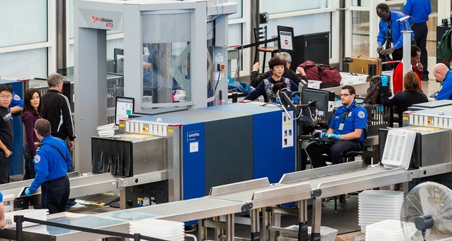TSA-Kontrollen (hier in Denver): Fallen sie an kleineren US-Airports bald weg?