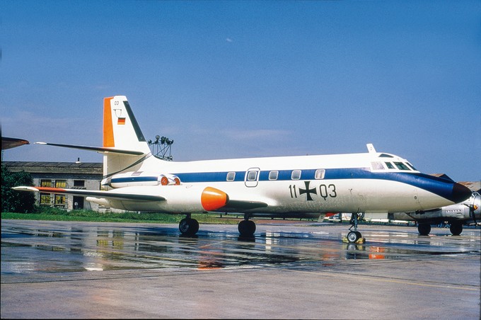 Auch die Flugbereitschaft des Bundesministeriums der Verteidigung betrieb von 1963 bis 1986 vier L-1329 Jetstar I, im Bild die 11+03.