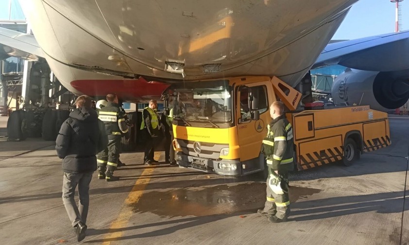 Beschädigter Airbus A380 in Moskau: Risiko wegen Ersatzteilmangel.