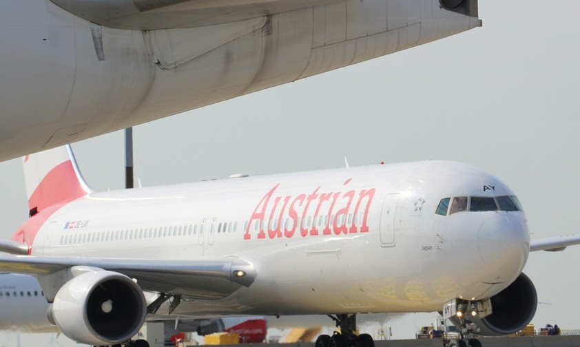 austrian airlines boeing 767 oe lay 01