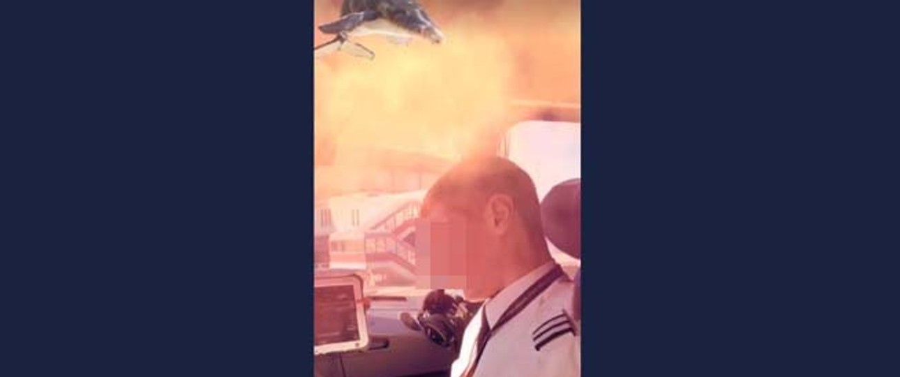 Arbeit im Cockpit. Da sollte man eigentlich nicht...