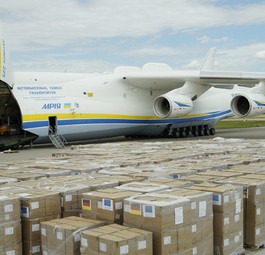 Beladung der Antonov An-225 in Leipzig: Der Frachtriese ...