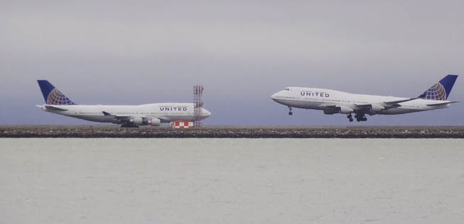 Zwei Boeing 747 von United in San Francisco.