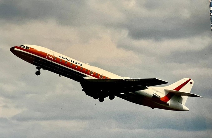 Die Frankfurter Aero Lloyd begann zunächst mit der Caravelle ihre Charterflüge.