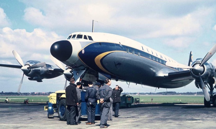 A Lufthansa Super Star: Manufacturer Lockheed called the aircraft Starliner.
