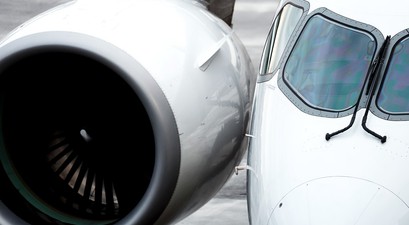 Airbus A220 von Swiss: Die Airline sucht nach der Ursache des Triebwerksversagens.