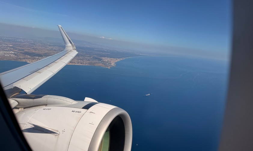Blick aus dem Airbus A321 LR von ITA Airways: Einmaliges Angebot.