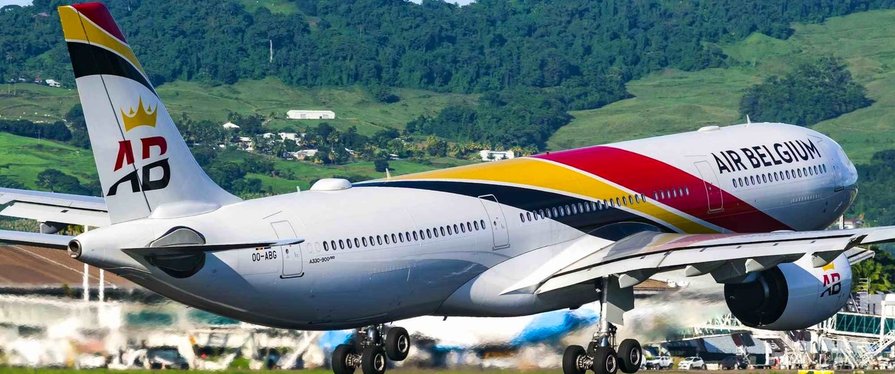 Airbus A330 von  Air Belgium: Die Airline sucht einen Käufer.