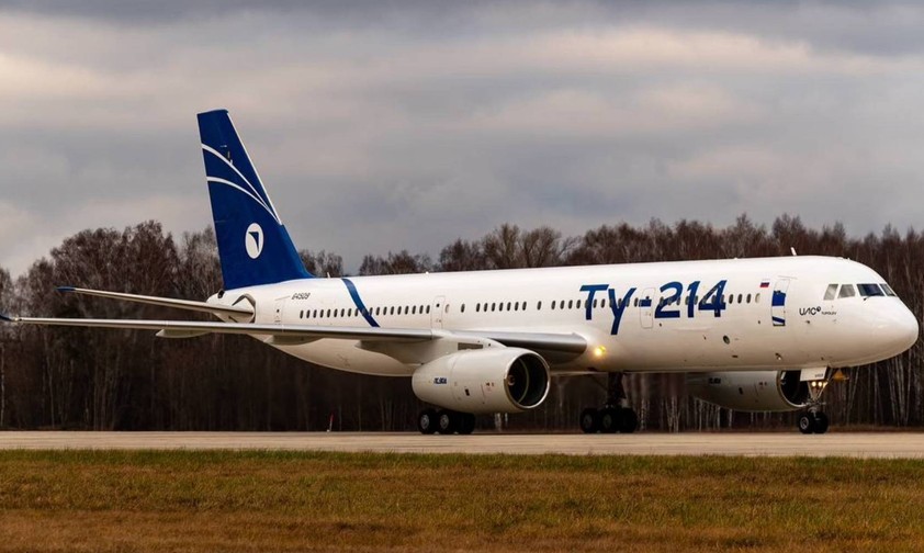 Die erste Tupolev Tu-214, die ...