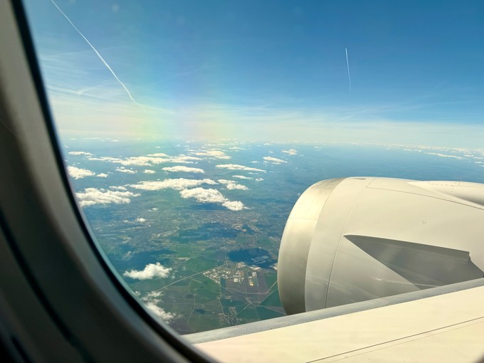 Der Flug von 1926 machte auf dem Weg nach Zürich Zwischenstopps in Halle (hier unten im Bild), ...