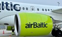 Airbus A220 von Air Baltic: Die hohen Kerosinpreise machen der Airline Sorgen.