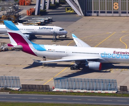 Airbus A330-200: In Frankfurt steht jetzt das erste Flugzeug mit Eurowings Discover Schriftzug.