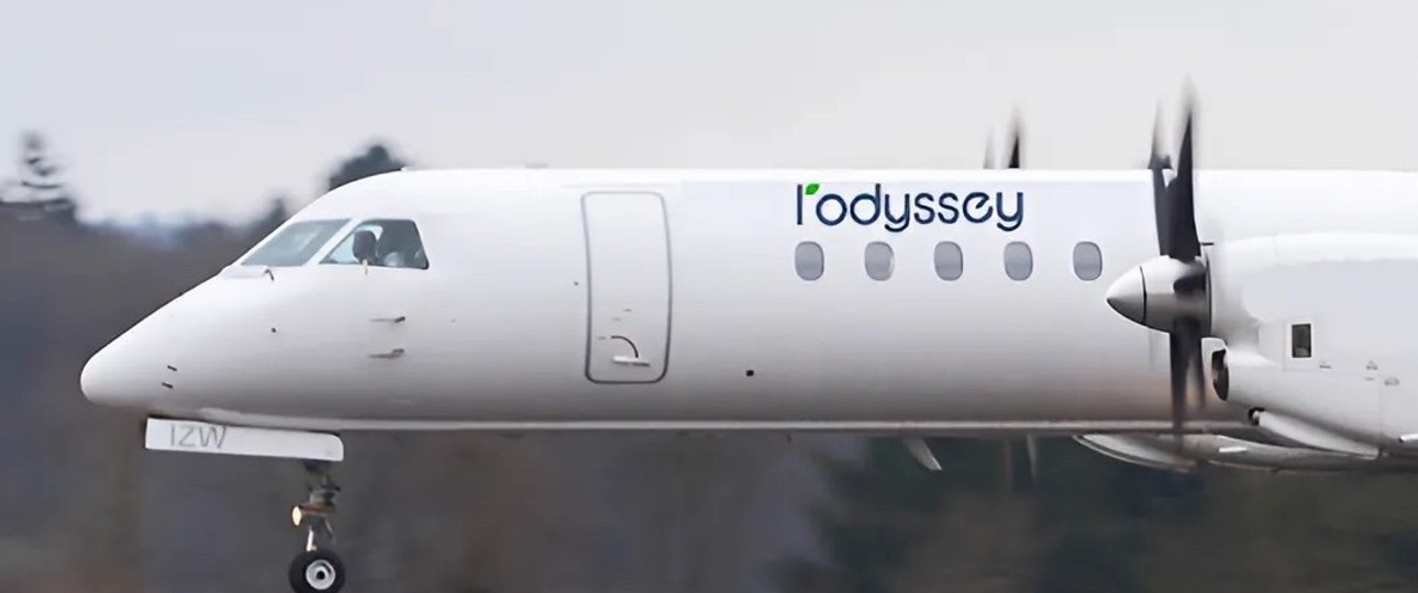 Saab 2000 mit Schriftzug von L'Odyssey (Montage): Die Airline hebt nicht ab.