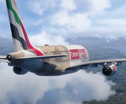 A380 vom Emirates: Das Flugzeug trägt die Courier-Express-Sonderlackierung