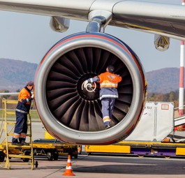 Techniker von Aeroflot: Das Wartungsunternehmen Aeroflot Technics ist Opfer eines massiven Cyberangriffs geworden. 
