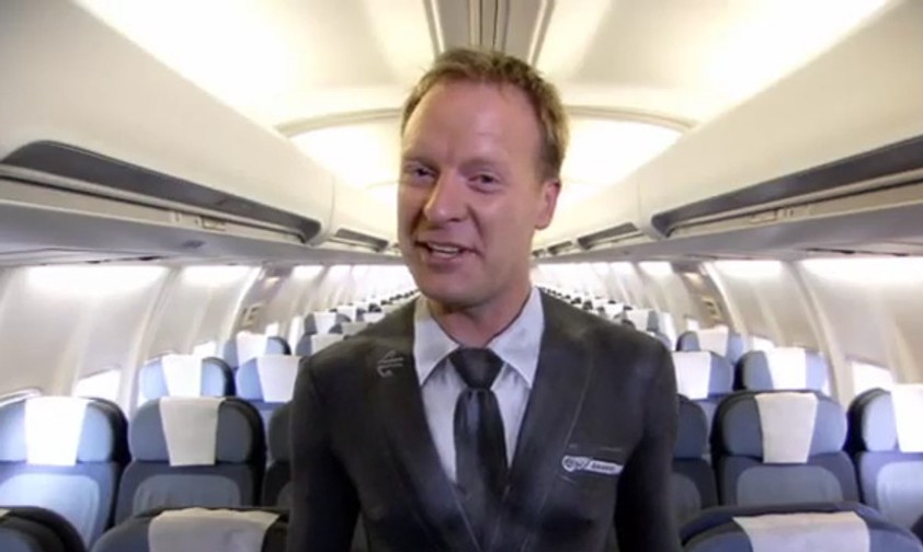 Safety-Video von Air NZ: Das ist nicht einfach eine besonders enge Uniform.