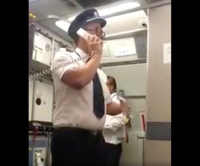 Pilot beruhigt Passagiere nach technischem Defekt