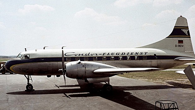 Inzwischen vollständig Tochter der Lufthansa, übernahm der Deutsche Flugdienst vier Jahre später die Konkurrentin Condor Luftreederei Hamburg. Maschinen von Convair mit Druckkabine stiessen zur Flotte.