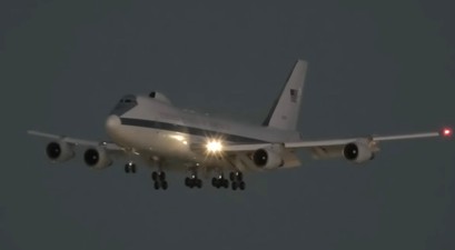 Das Doomsday Plane bei der Landung in Los Angeles. Rarer Vogel.