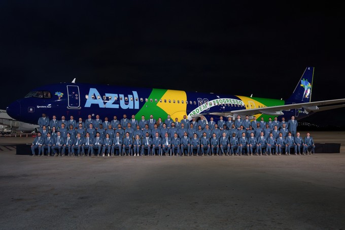 Brasilianisches Gruppenfoto vor einem Airbus A321 Neo von Azul, der war allerdings nur Kulisse. 
