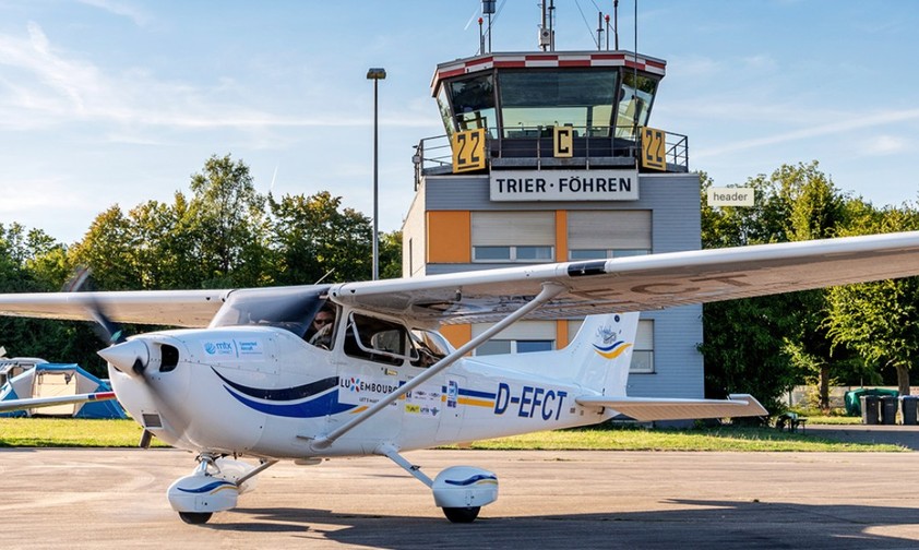 Eine Cessna 172 am Flugplatz Trier-Föhren: In Deutschland gelten neue Sprechfunkverfahren.