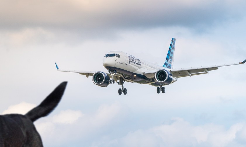 jetblue airbus a220 300 hund 04