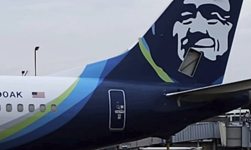 Die neuetse Boeing 737 Max 9 von Alaska Airlins: Nach der Landung fehlte ein Teil der Heckflosse.