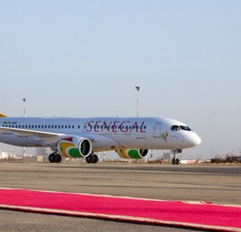 Ankunft des ersten Airbus A220: Air Senegal rollte den roten Teppich aus.
