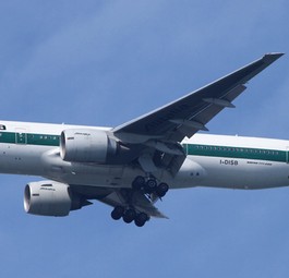 Eine Boeing 777-200 von Alitalia: Ein Exemplar des Typs steht nun zum Verkauf.